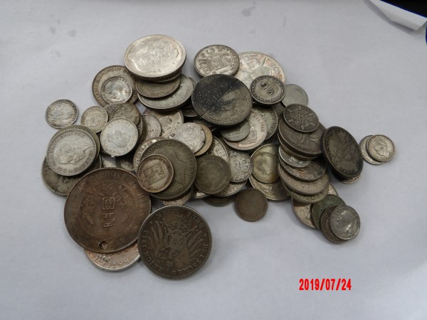 WORLD SILVER BULLION BAG 1892-1970 *