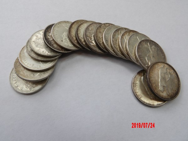 CANADA, 25C, BAG OF SILVER QUARTERS 1967-68 *