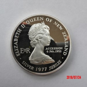 NEW ZEALAND, $1, 1977 * - Image 2