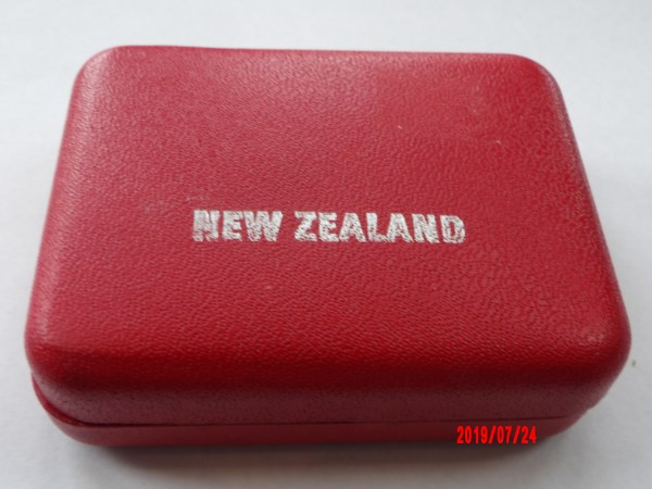 NEW ZEALAND, $1, 1977 *