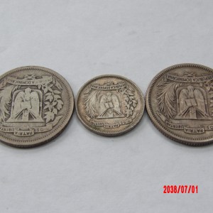 DOMINICAN REPUBLIC, 10C, 25C, SILVER COIN MIX * - Image 2