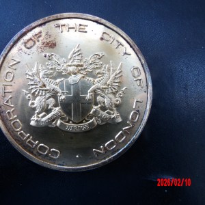 Elizabeth II, 1973, Gilt AR51 - Image 2