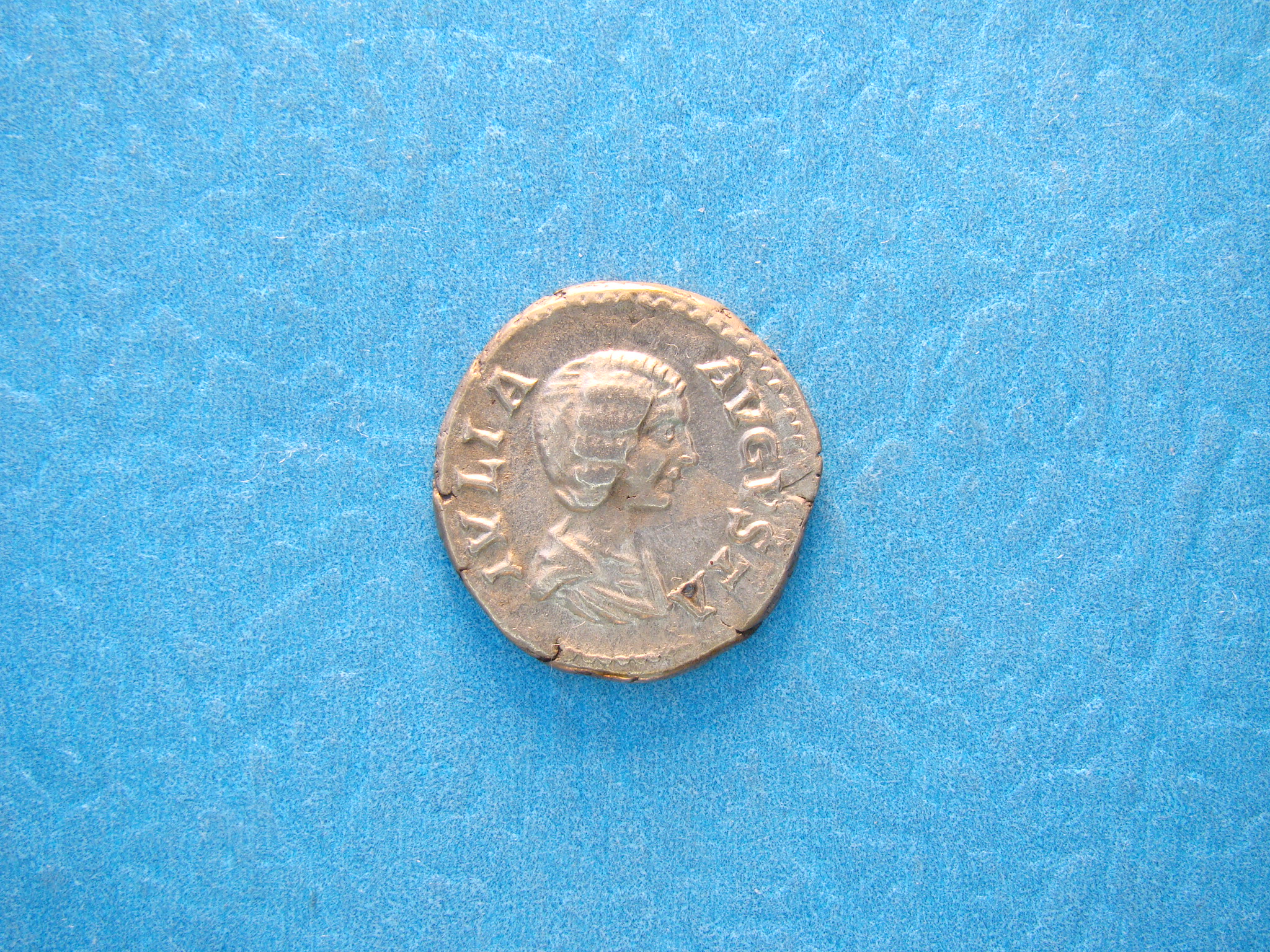 ROME, JULIA DOMNA, Denarius, 211 - Image 1