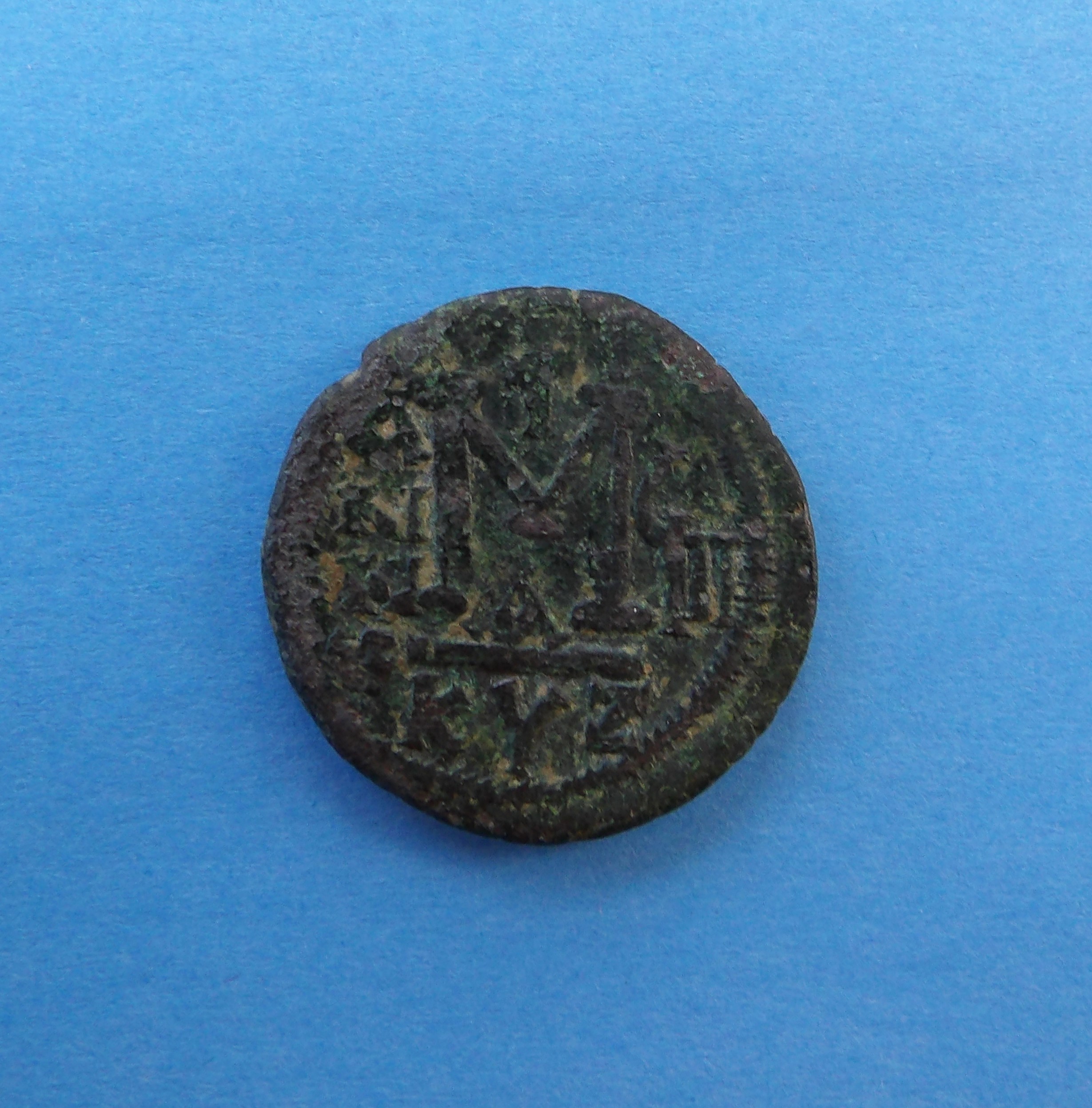 BYZANTIUM, JUSTIN II, AE Follis, 570-71 - Image 2