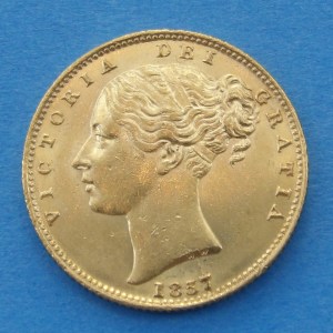Victoria, 1857, Sovereign - Image 1