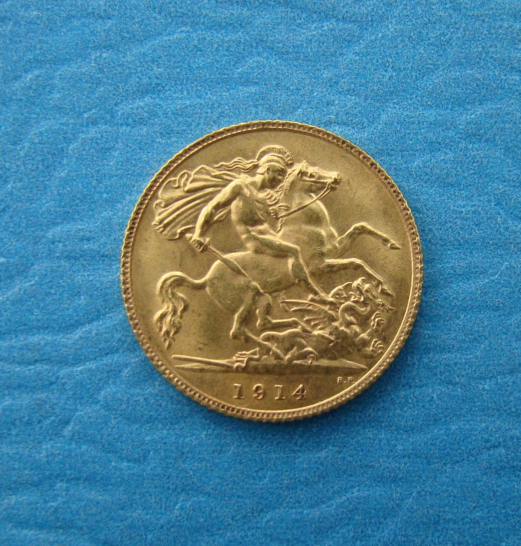 George V, 1914, 1/2 Sovereign - Image 4