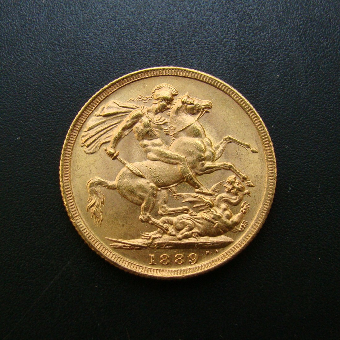 Victoria, 1889, Sovereign - Image 2