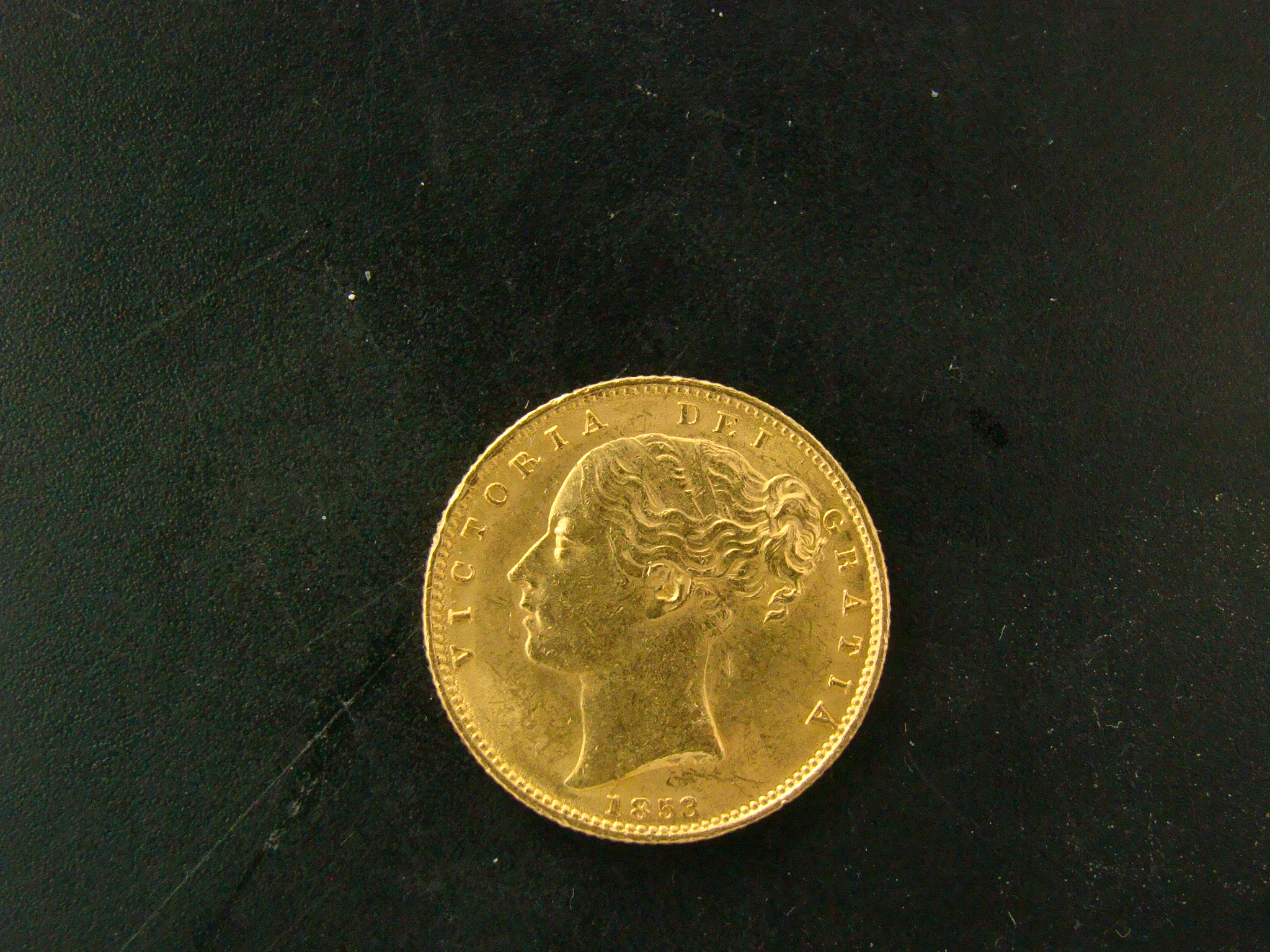 Victoria, 1853, Sovereign, Extremely Rare D/I in FID - Image 1