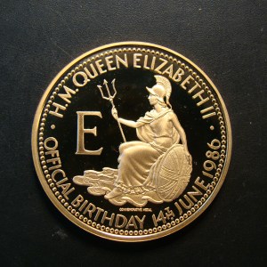 Elizabeth II, 1986, AU39, 60th Birthday in Gold - Image 2