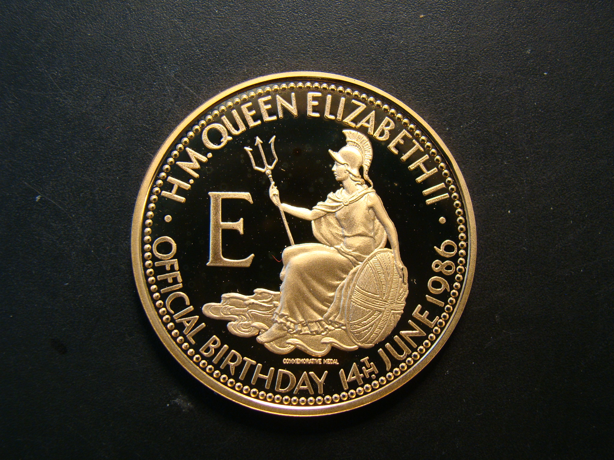 Elizabeth II, 1986, AU39, 60th Birthday in Gold - Image 2