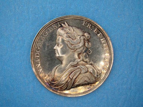 Anne, 1713, AR35, Peace of Utrecht with Original Case