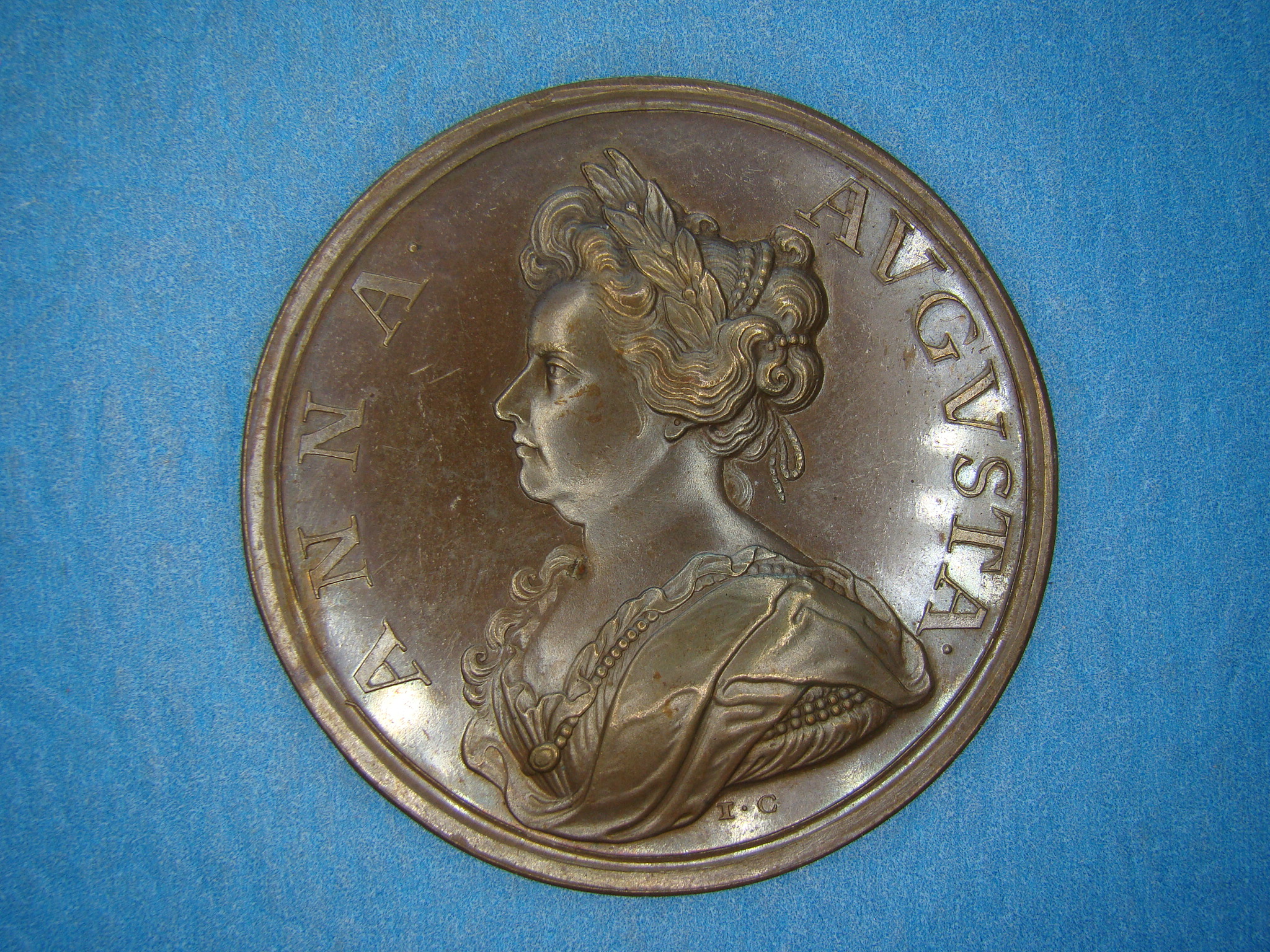 Anne, 1710, AE48 - Image 1