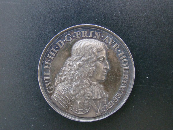 William and Mary, 1677, AR42,