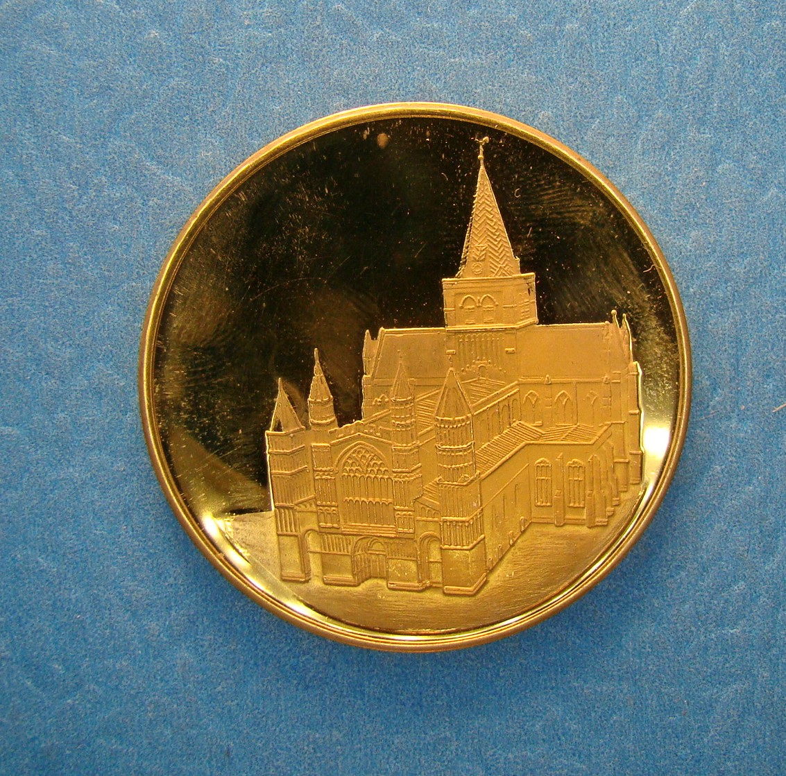 Rochester Cathedral, ND, AE39Gilt - Image 1